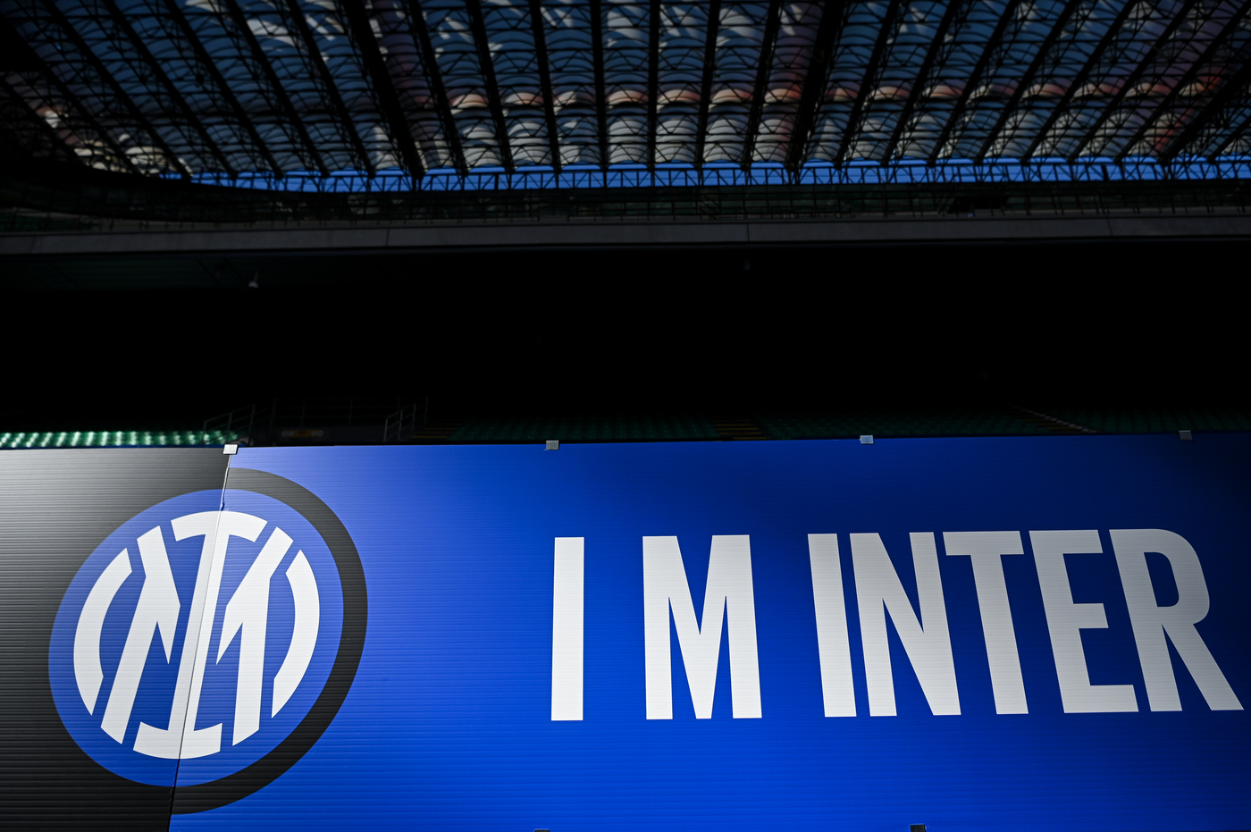 Il logo dell'Inter, società che è passata di mano da Zhang a Oaktree
