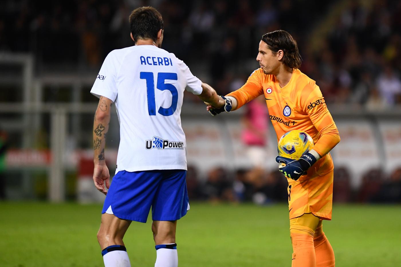 Yann Sommer e Francesco Acerbi: l'Inter e l'emergenza difensiva