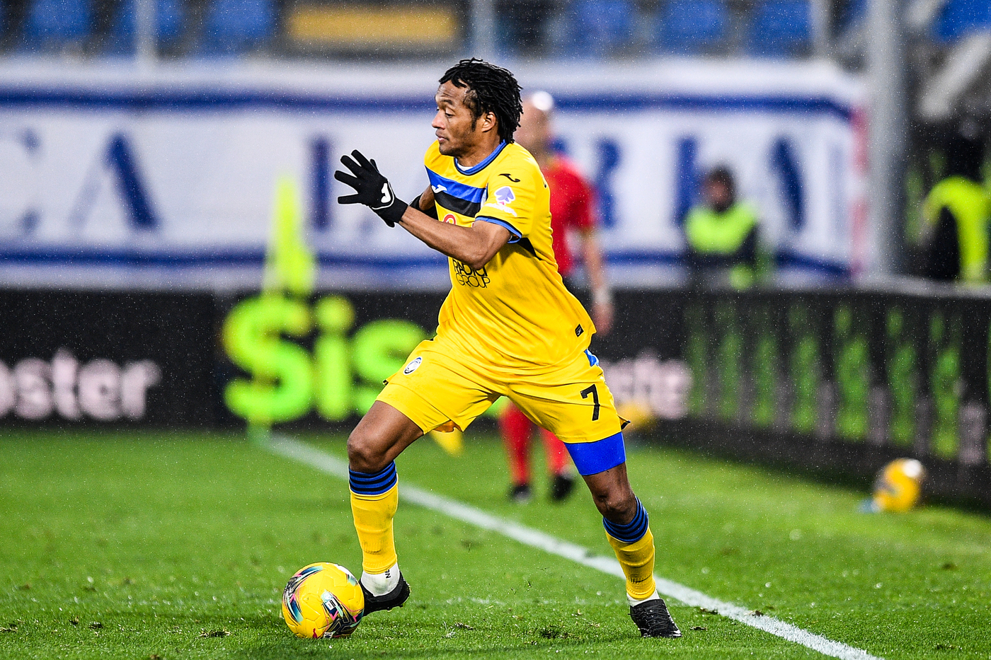 Juan Cuadrado con la maglia dell'Atalanta