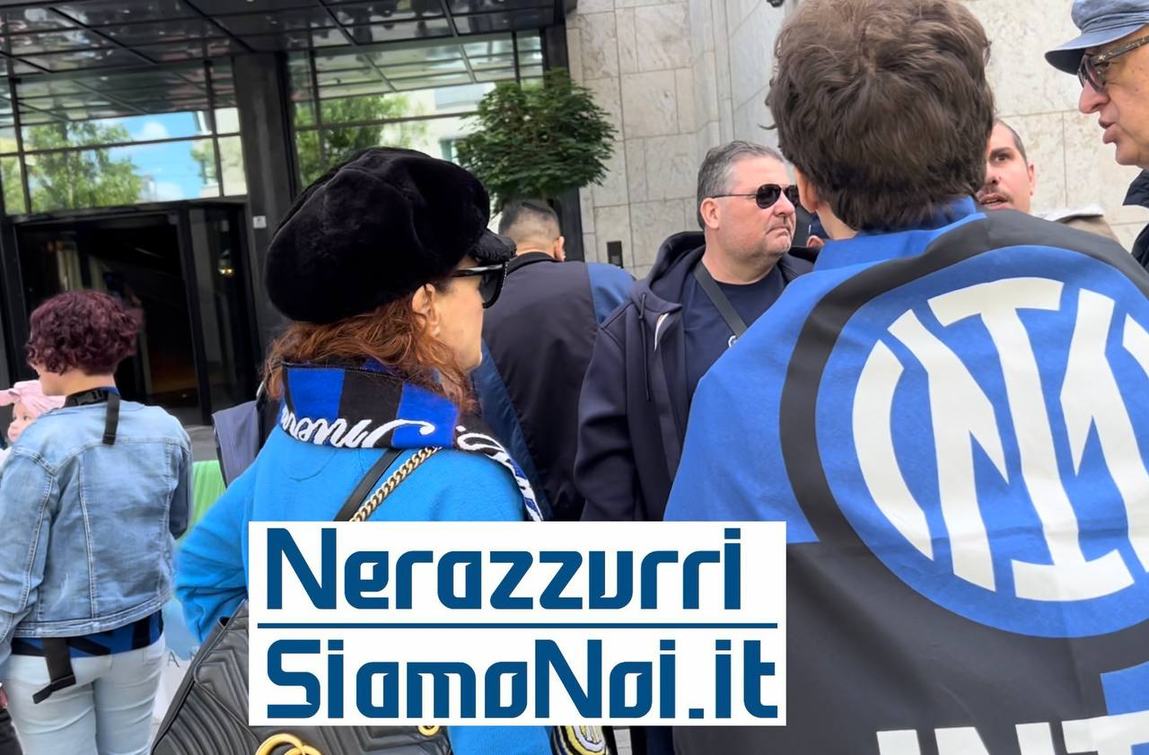Tifosi dell'Inter fuori dall'albergo della squadra a Monaco di Baviera (30 maggio 2025)