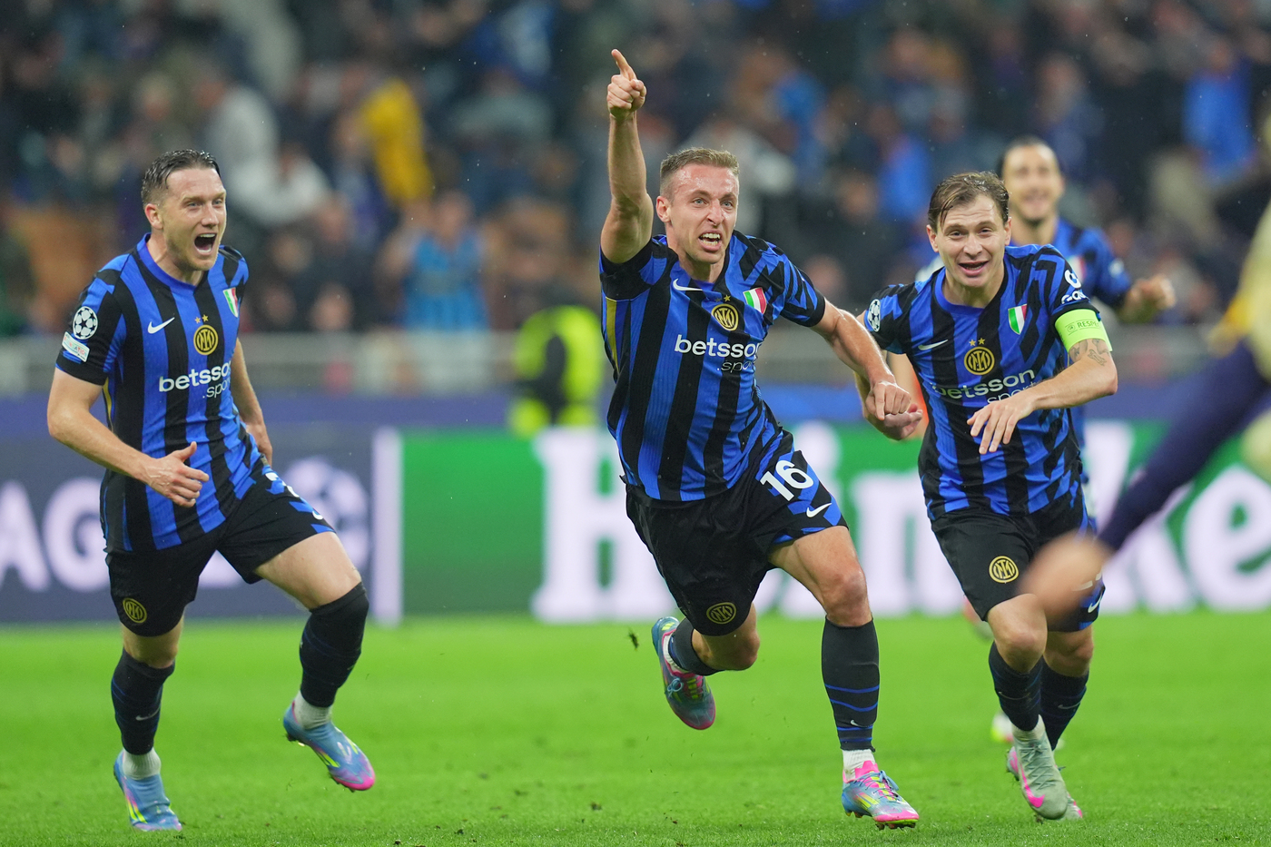 nerazzurrisiamonoi-Qui-Appiano-Mkhitaryan-Frattesi-e-Pavard-ok-ritiro-pre-Lazio