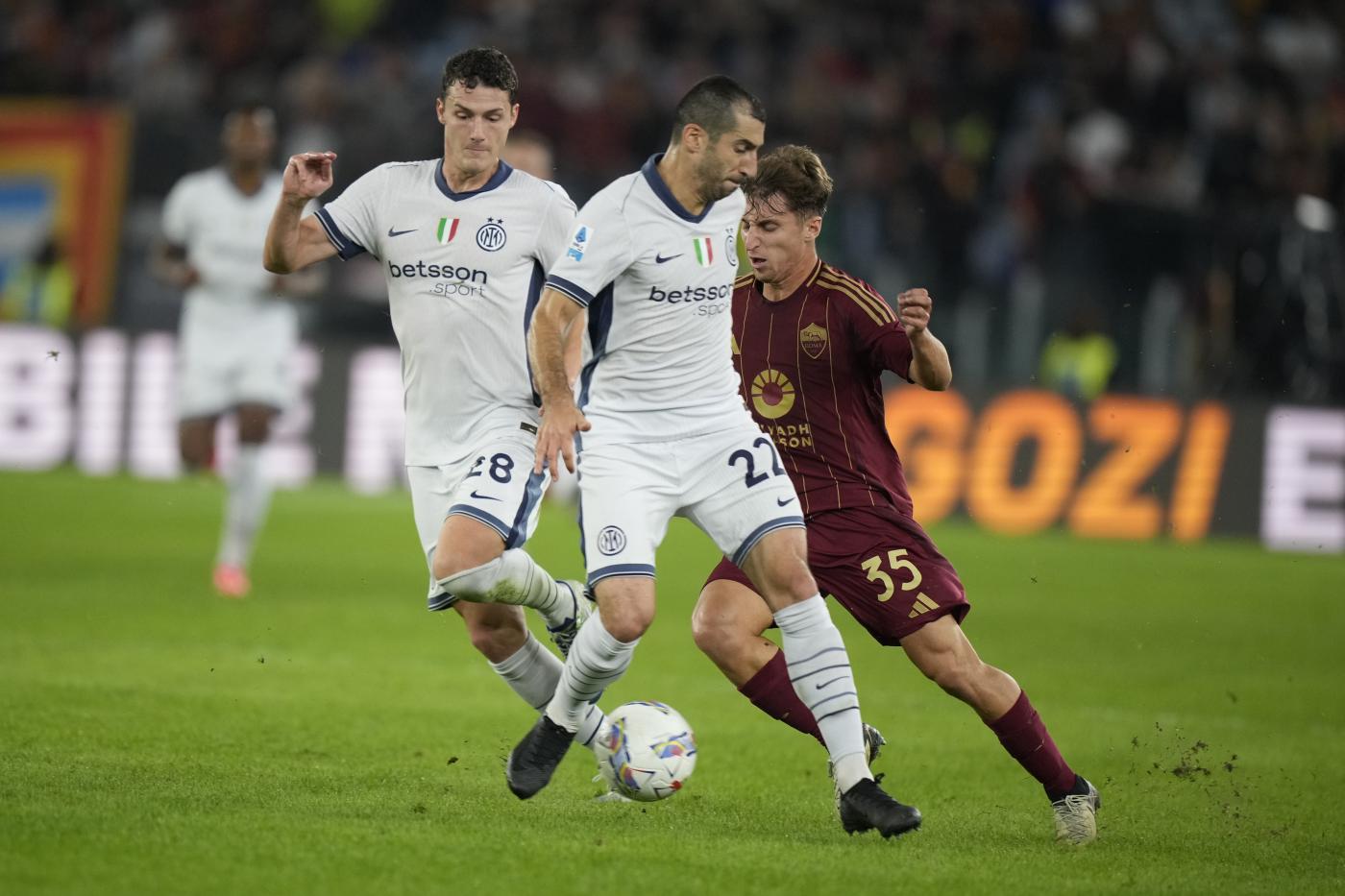 nerazzurrisiamonoi-Qui-Appiano-pavard-Frattesi-e-Mkhitaryan-ok-per-la-Lazio.