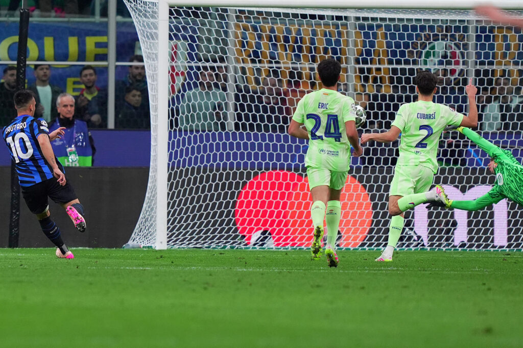 nerazzurrisiamonoi-lautaro-martinez-inter-barcellona-champions-league-2024-2025