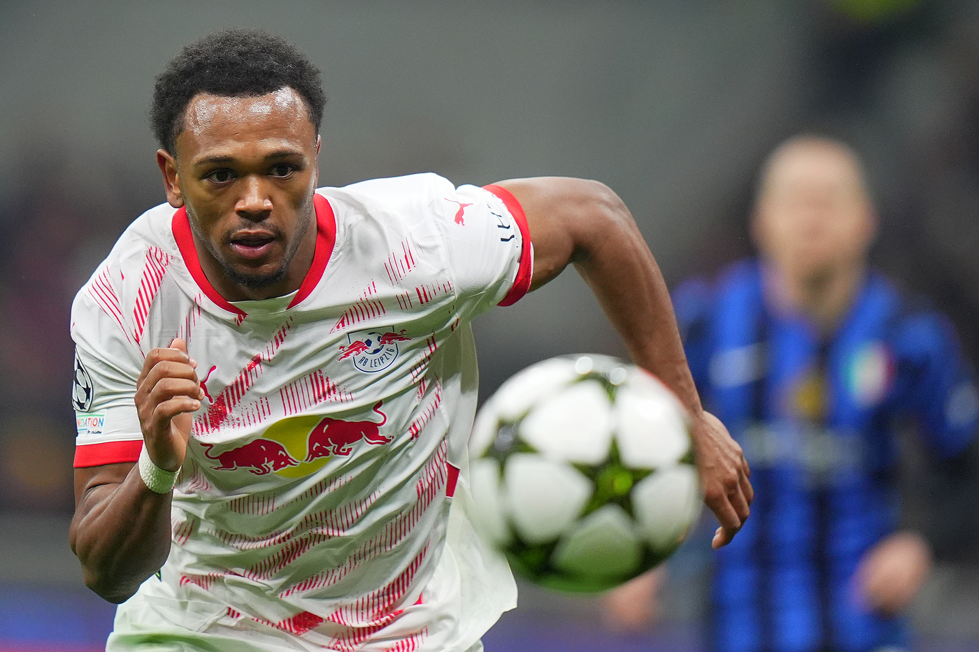 L'attaccante del Lipsia Lois Openda in campo contro l'Inter in Champions League Nerazzurrisiamonoi.it