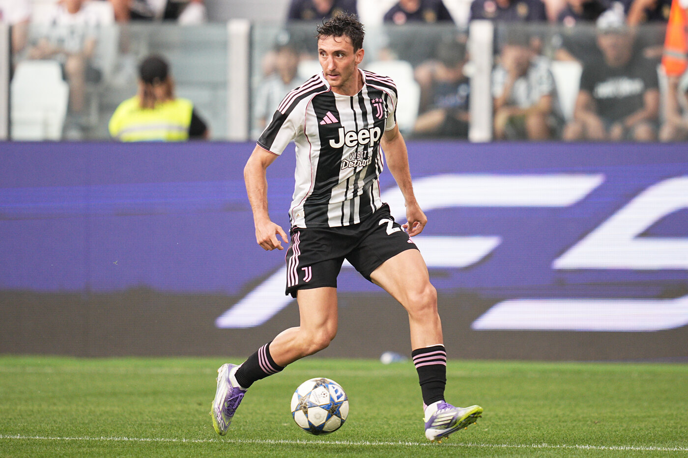 Andrea Cambiaso in campo con la maglia della Juventus Nerazzurrisiamonoi.it