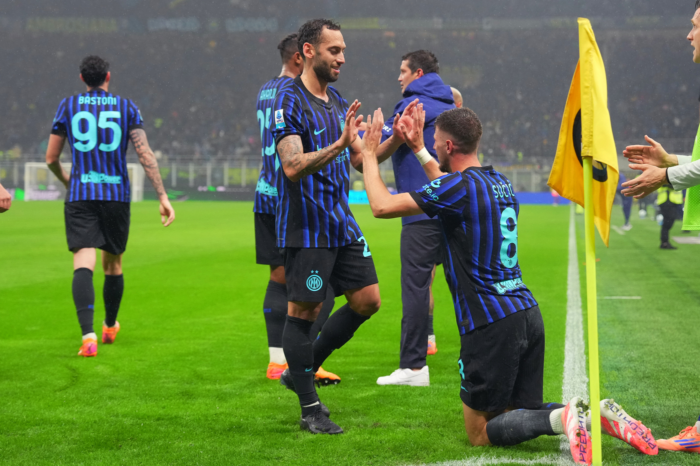 Calhanoglu e Sucic I Inter Fiorentina Calhanoglu e Sucic I Inter Fiorentina