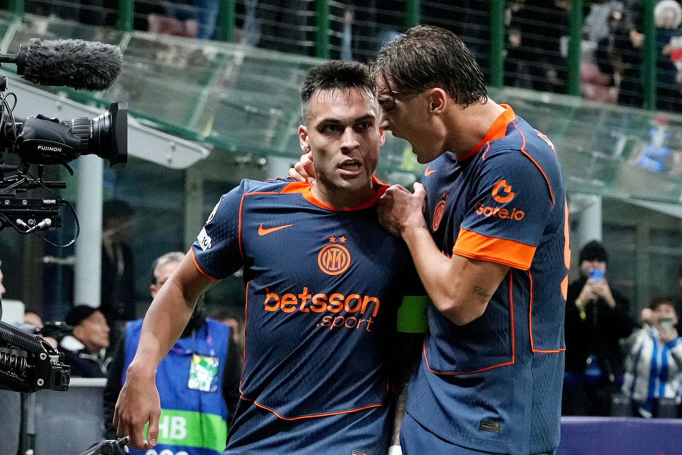 Lautaro Martinez Pio Esposito