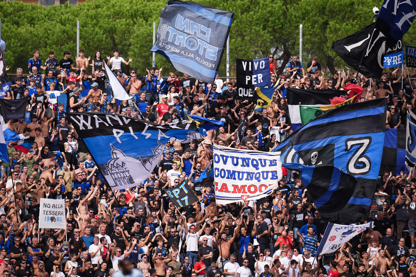 Tifosi del Pisa presso lo stadio Arena Garibaldi Nerazzurrisiamonoi.it