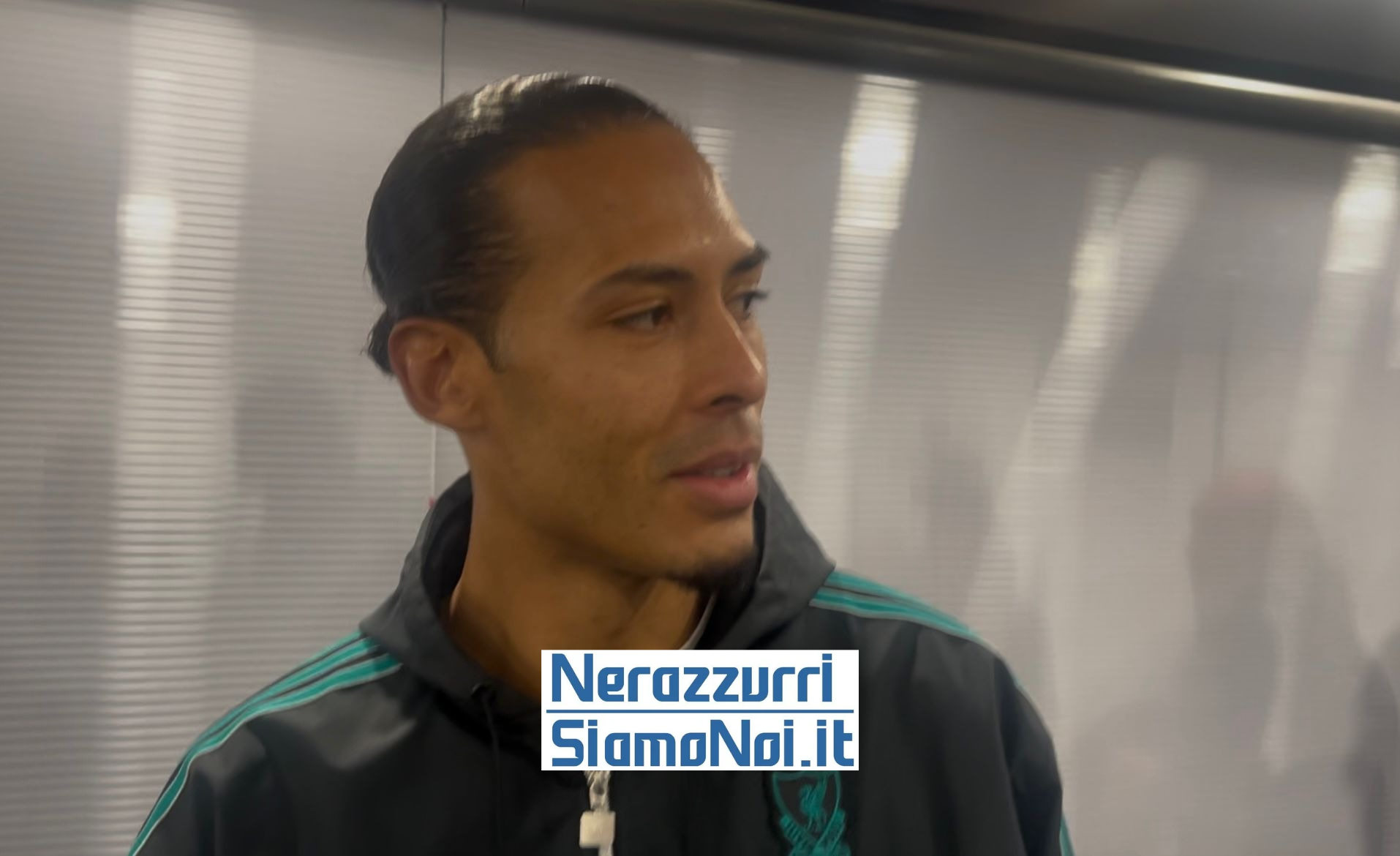 van Dijk in zona mista dopo Inter-Liverpool (9 dicembre 2025) van Dijk in zona mista dopo Inter-Liverpool (9 dicembre 2025)