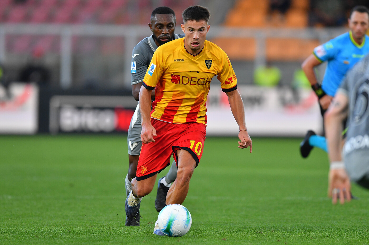 Il giocatore del Lecce Medon Berisha in campo in Serie A Nerazzurrisiamonoi.it