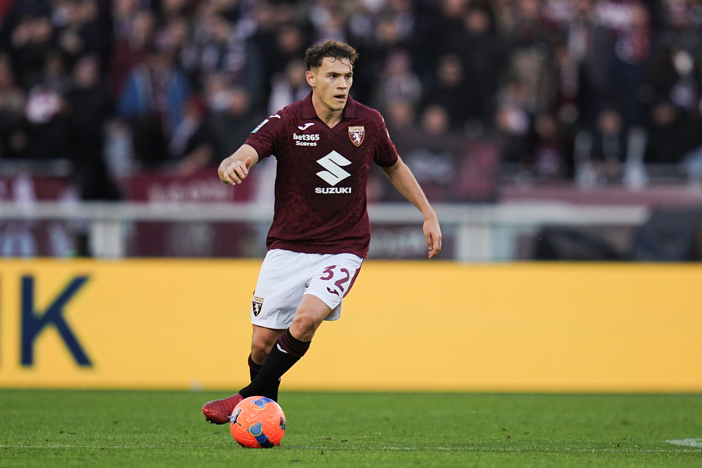 Il centrocampista Kristjan Asllani in campo con la maglia del Torino Nerazzurrisiamonoi.it
