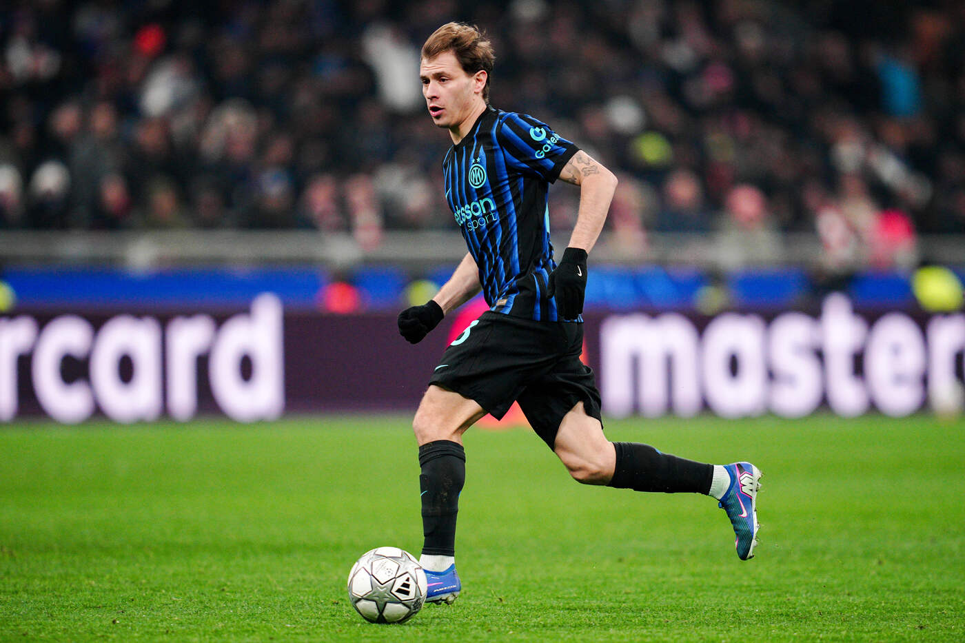 nerazzurrisiamonoi-barella-calhanoglu-infortunio-inter Nicolò Barella in campo durante Inter-Arsenal in Champions League Nerazzurrisiamonoi.it