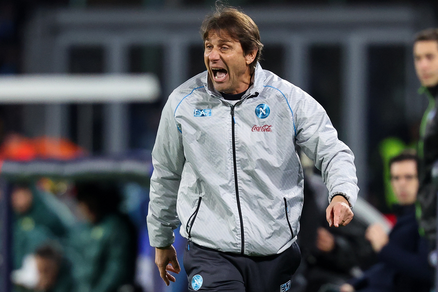 Il tecnico del Napoli Antonio Conte durante la gara del Maradona contro il Verona a bordo panchina Nerazzurrisiamonoi.it