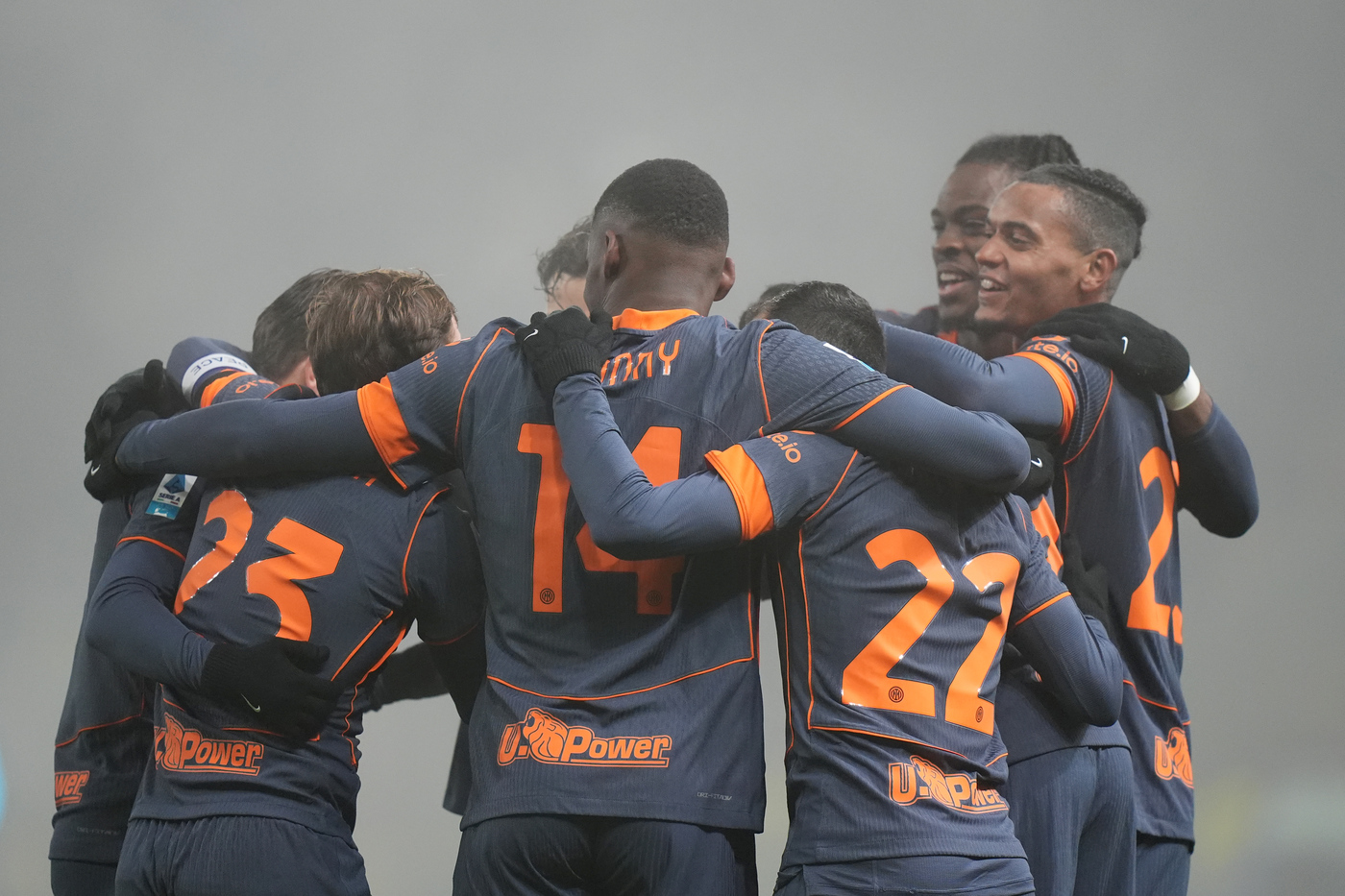 I giocatori dell'Inter festeggiano per un gol segnato al Tardini contro il Parma Nerazzurrisiamonoi.it