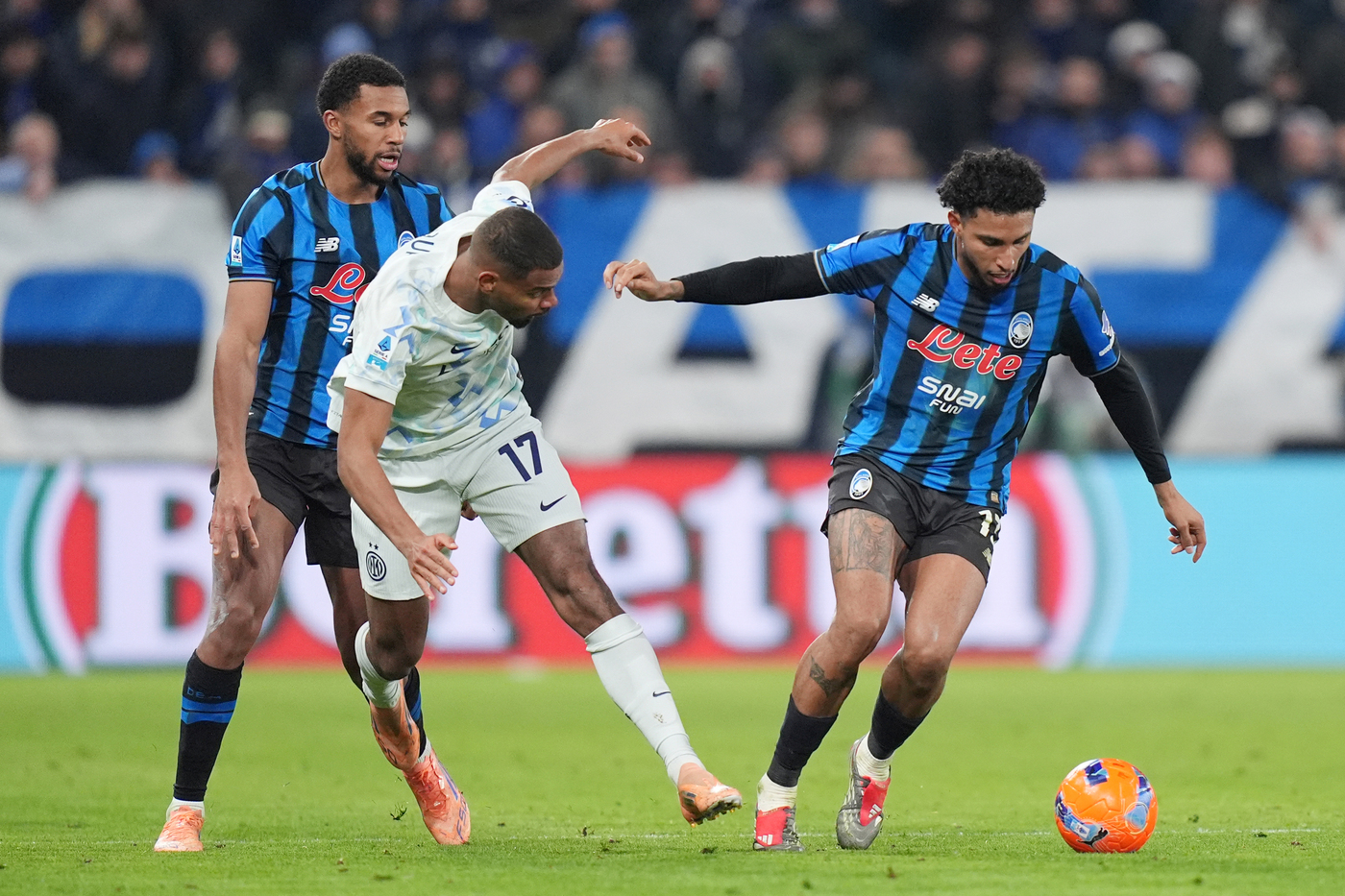 nerazzurrisiamonoi-qui-appiano-darmian-e-diouf-puntano-il-napoli-frattesi-invece.