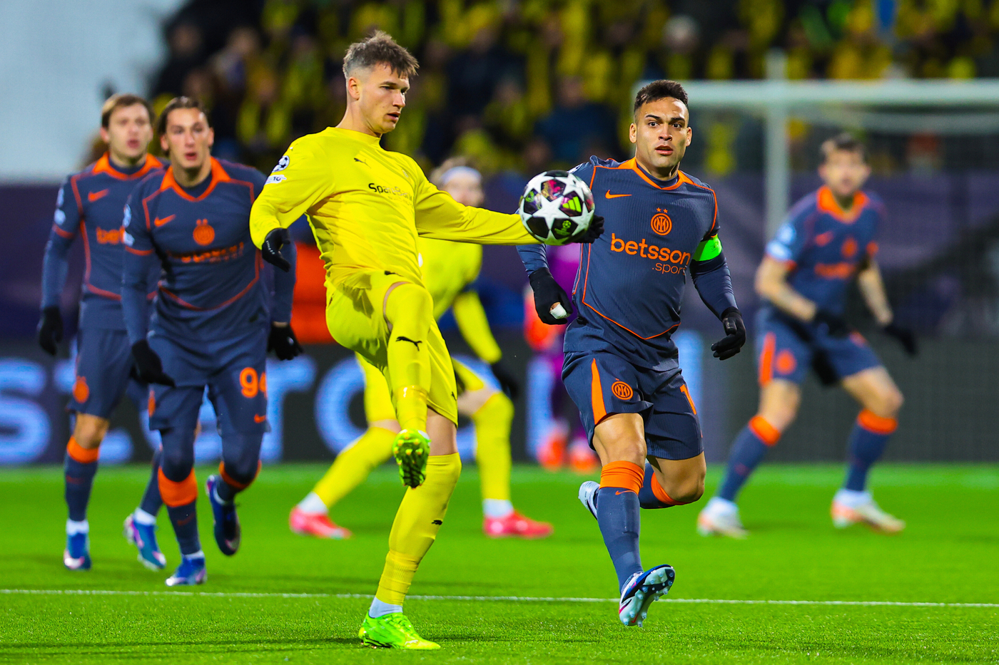 nerazzurrisiamonoi-qui-appiano-lautaro-stirato-out-un-mese