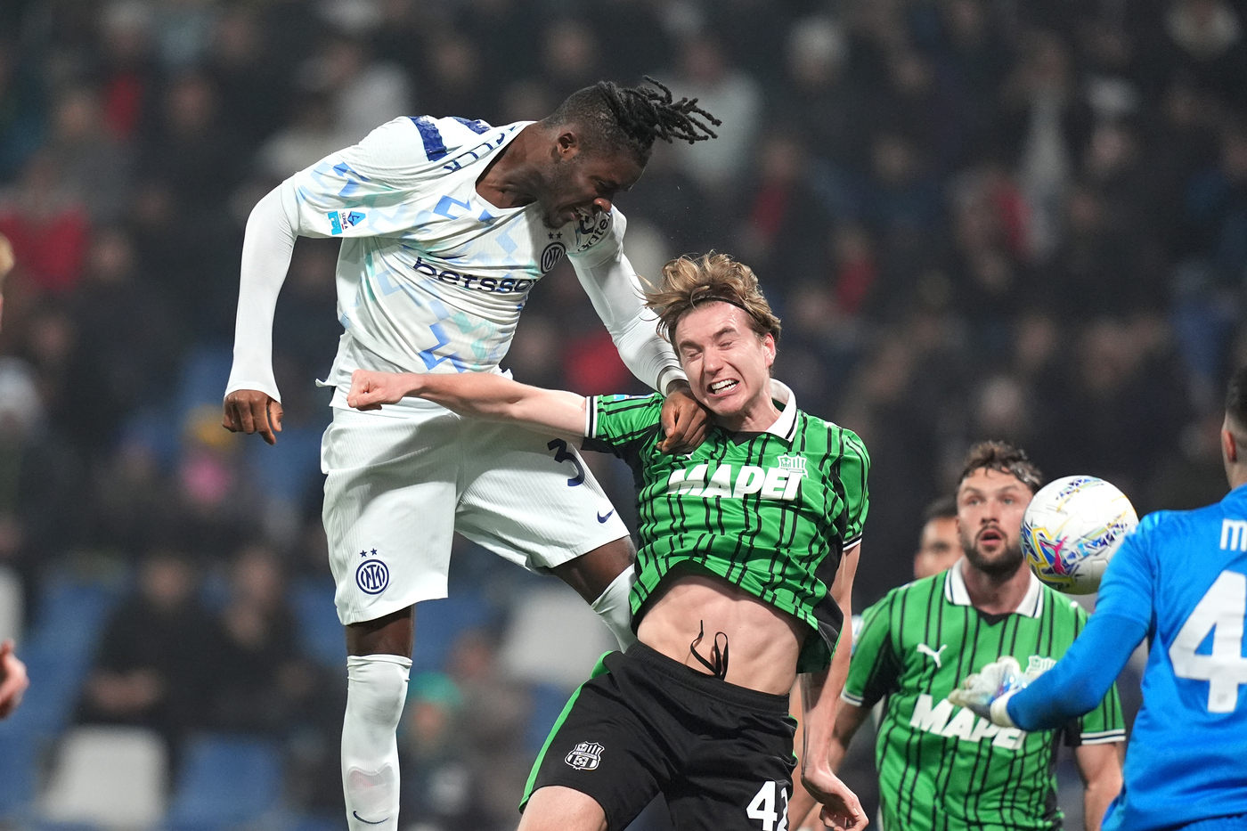 Bisseck segna il gol del vantaggio contro il Sassuolo Nerazzurrisiamonoi.it