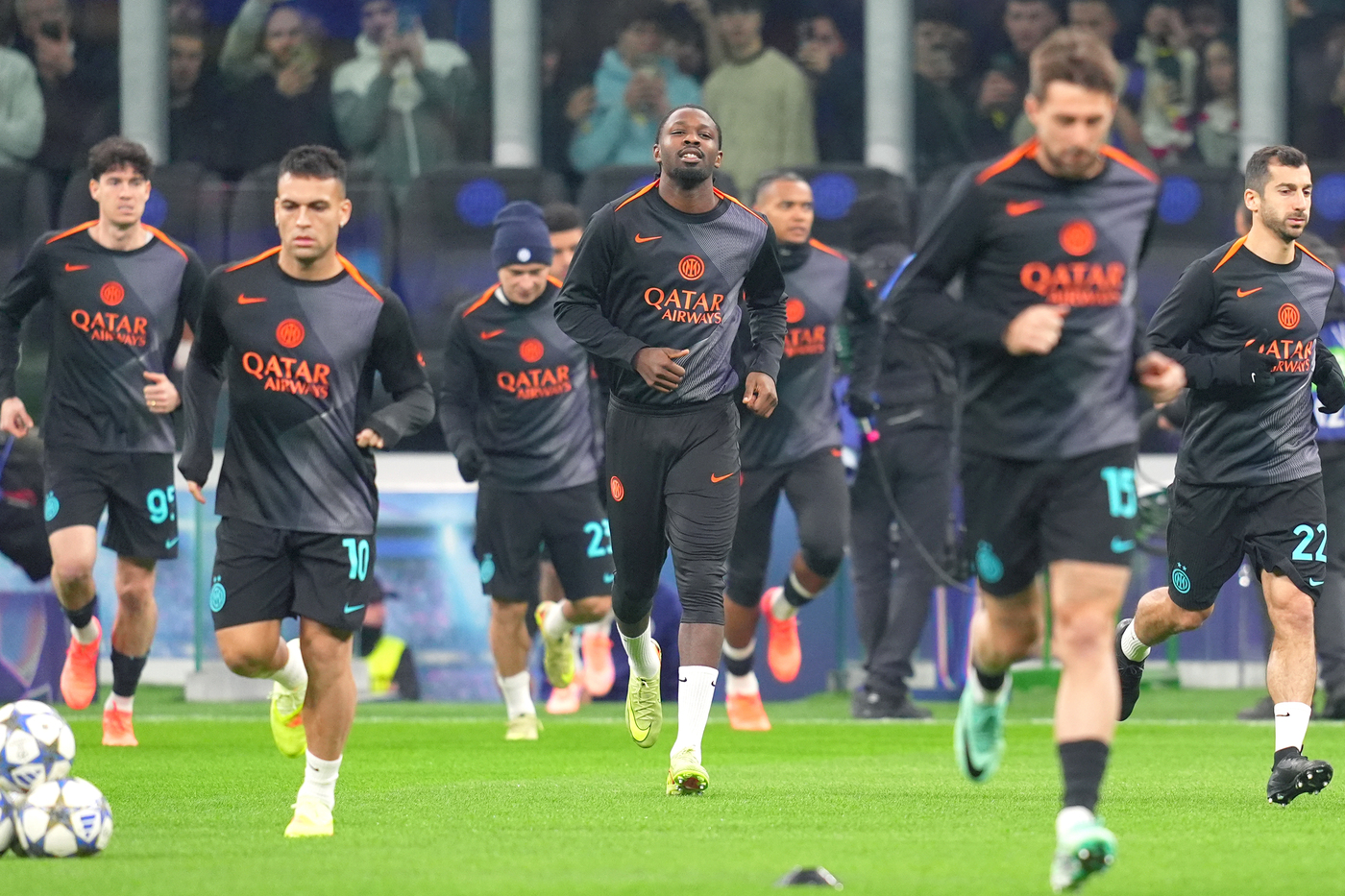 nerazzurrisiamonoi-qui-appiano-verso-firenze-a-lavoro-solo-lautaro-e-mkhitaryan nerazzurrisiamonoi-qui-appiano-verso-firenze-a-lavoro-solo-lautaro-e-mkhitaryan