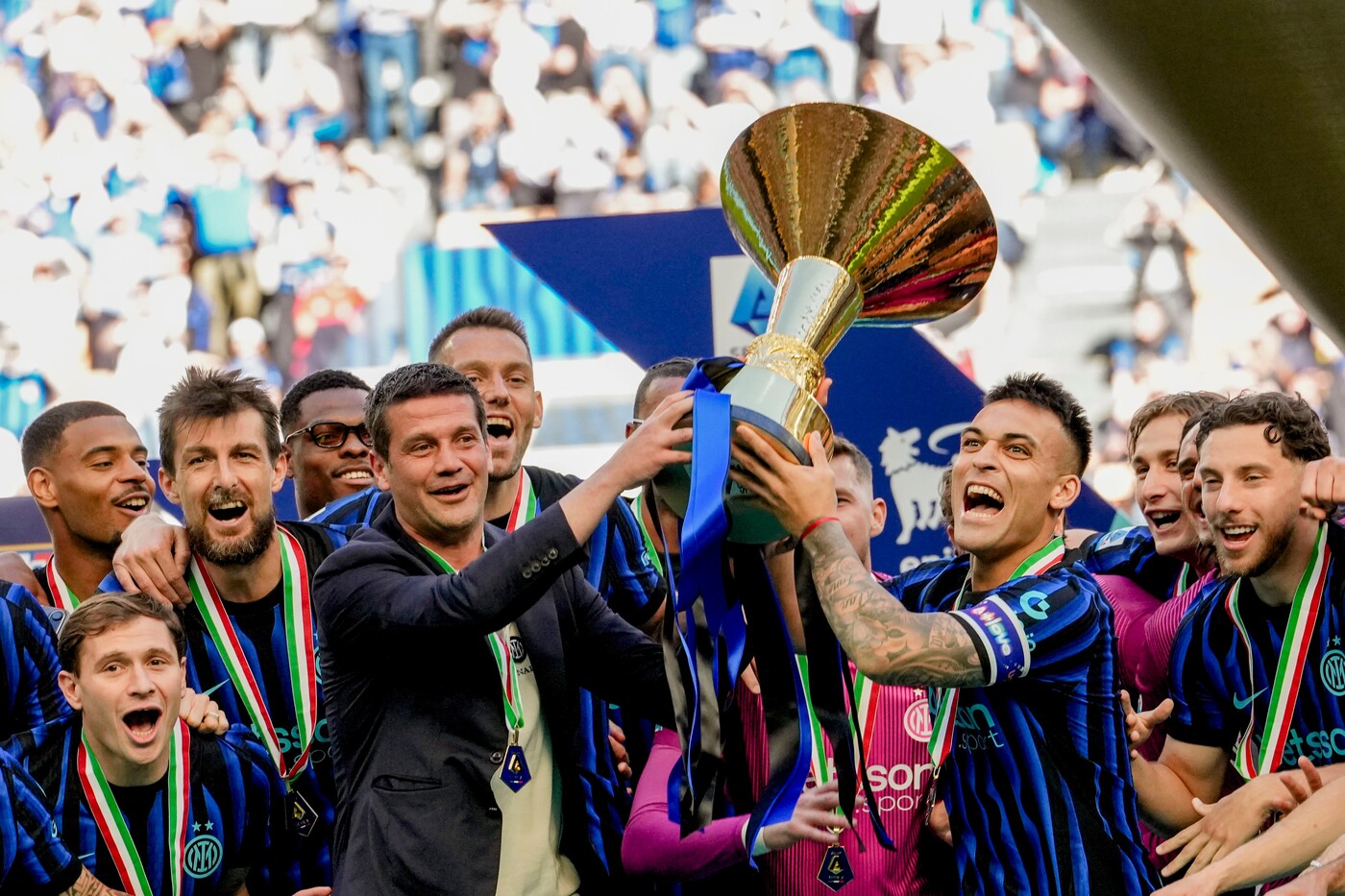 nerazzurrisiamoi-qui-appiano-inter-allenamento-all-arena-civica-di-milano.